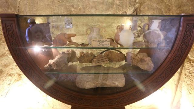 Serunya Menapak Tilas Gua Ashabul Kahfi di Yordania