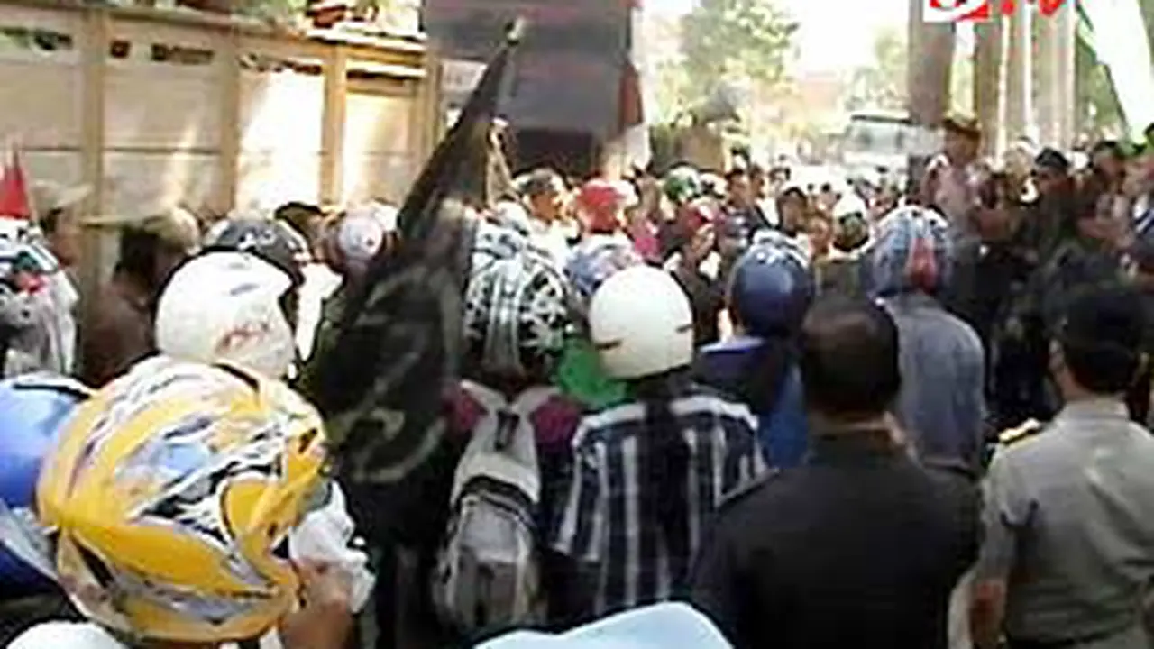 100622edemo-tambang.jpg