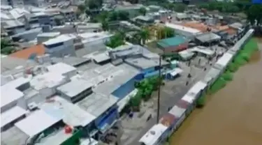 Terletak di pertemuan kali muara dan kanal banjir barat dalam rencana tata ruang Jakarta, kawasan Kalijodo seharusnya dijadikan taman.