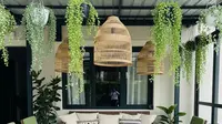 12 Inspirasi Teras Rumah Ala Cafe Pinterest yang Menawan dan Estetik
