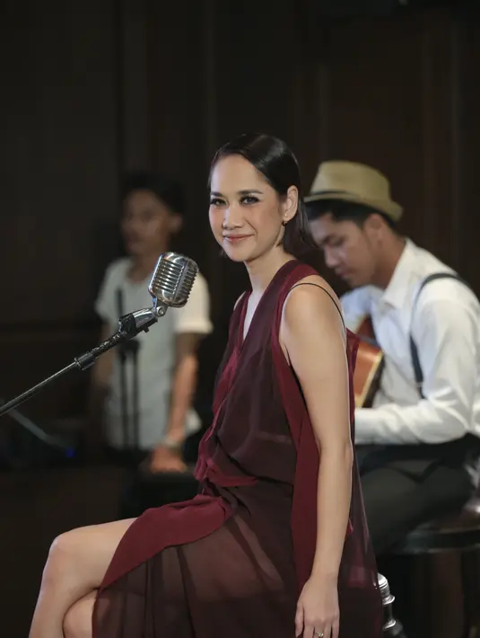 Para  sahabat BCL menjadi diri sendiri di pembuatan video klip, lain halnya dengan model-model yang biasanya harus menjadi orang lain. BCL pun menganggap syuting video klip ini sangat menyenangkan dengan hadirnya para sahabat. (Andy Masela/Bintang.com)