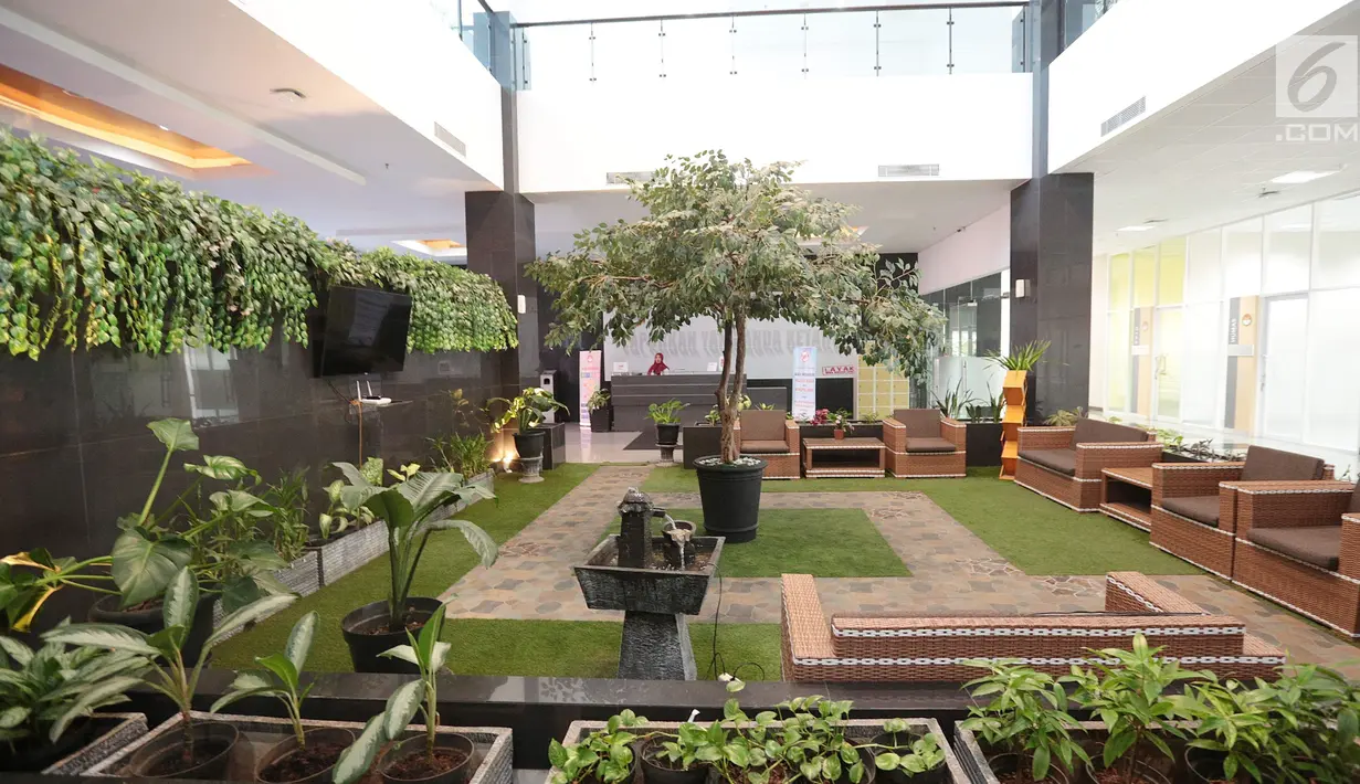 Suasana ruang tunggu yang berada di gedung baru Lembaga Perlindungan Saksi dan Korban (LPSK), Jakarta, Kamis (6/9). Gedung khusus untuk kantor LPSK ini diharapkan dapat memaksimalkan kinerja lembaga tersebut. (Liputan6.com/Faizal Fanani)