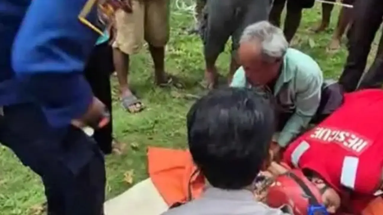 Nenek Terperosok ke Dalam Sumur