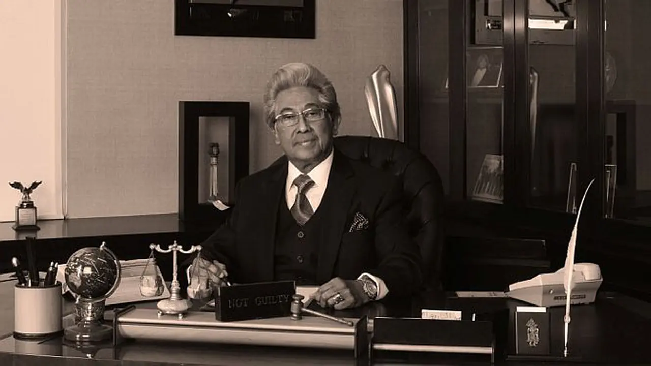 Adnan Buyung Nasution Meninggal Dunia, Netizen Berduka