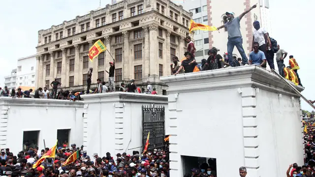 FOTO: Massa Kuasai Kediaman Presiden Sri Lanka Gotabaya Rajapaksa