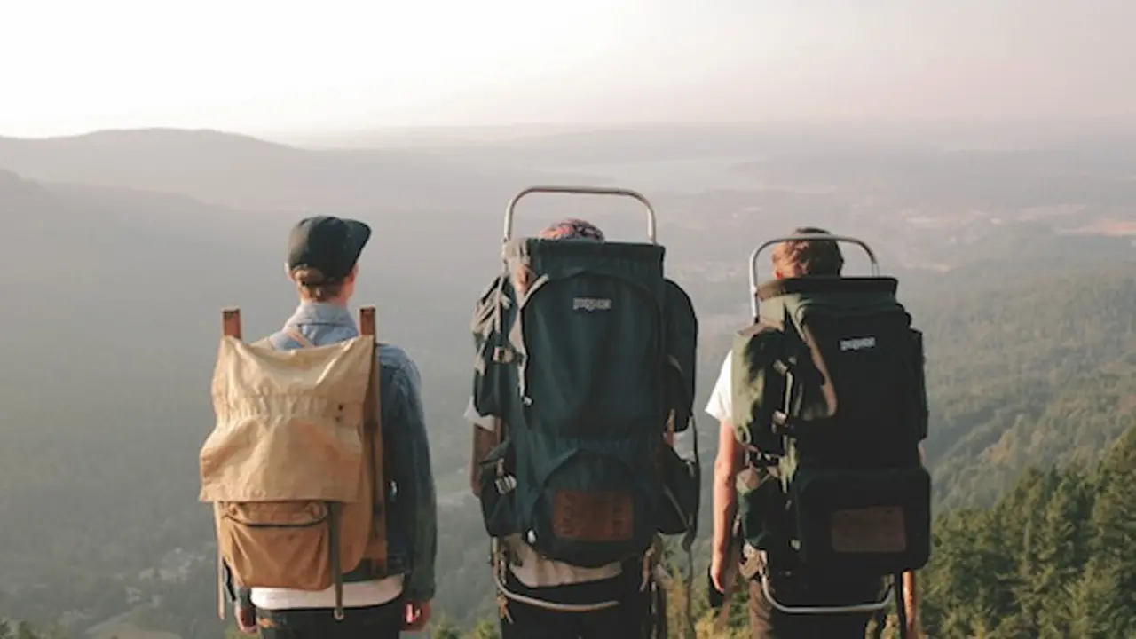 10 Tipe Orang yang Paling Asyik Buat Jadi Teman 'Travelling'