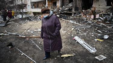Bangunan Pemukiman Warga Kota Kiev Hancur Dihantam Invasi Rusia