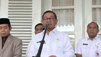 Gubernur Pramono: Ramainya Penumpang Sebabkan Waktu Tunggu Lama Bus TransJakarta