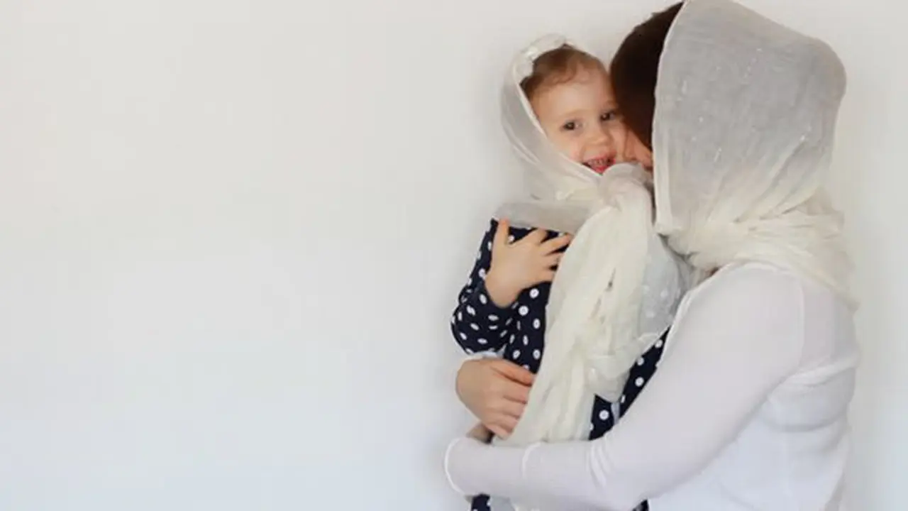 Ilustrasi ibu dan anak./Copyright shutterstock.com