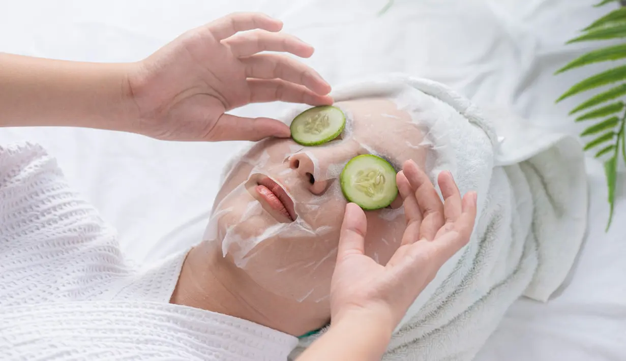 Cancer, kamu terlalu moody dan sangat emosional. Berdasarkan karakter, kamu membutuhkan perawatan kulit yang sederhana seperti menggunakan masker dan membersihkan wajah secara rutin. (ME Image/shutterstock.com)