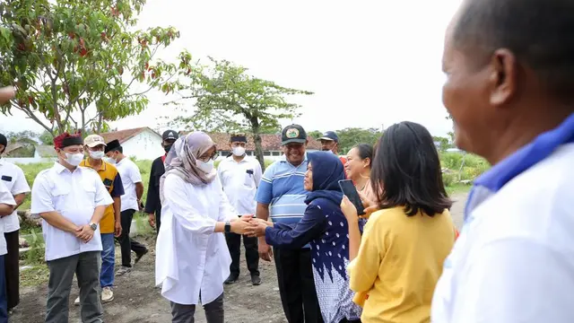 Bupati Ipuk Minta Dinas Percepat Pembangunan dan Perbaikan 1.000 Titik Jalan