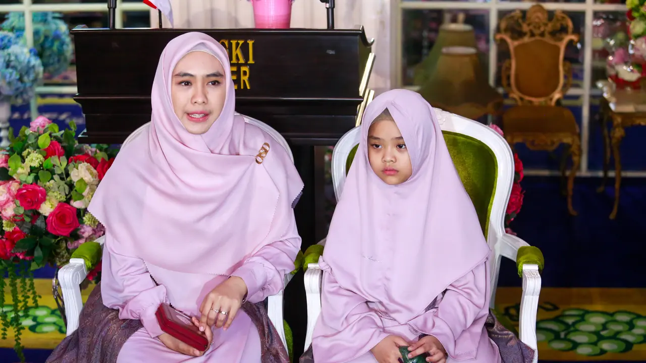 Cerita Oki Setiana Dewi Kurangi Jadwal Dakwah di Bulan Ramadhan