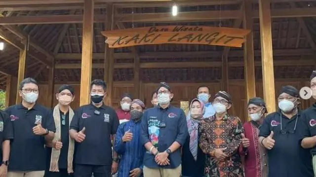 Menparekraf  Sandiaga Uno di Desa Wisata Kaki Langit, Mangunan, Jogja