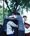 Suasana haru warnai perpisahan Iqbaal CJR. Sebalum Iqbaal meninggalkan Indonesia, Iqbaal dan dua personel CJR menemui fans-nya. Kedatangannya itu sebagai kejutan bagi para Comate yang mengadakan gathering. (Galih W. Satria/Bintang.com)
