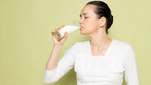 Tips Agar Susu Kemasan Tetap Segar dan Tahan Lama Meski Sudah Dibuka (photo by freepik.com)