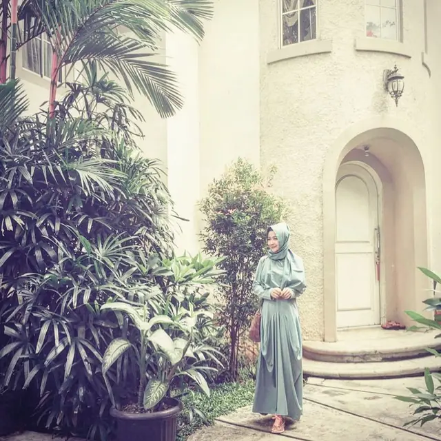 7 Potret Rumah Mewah Uut Permatasari, Elegan Bernuansa Putih