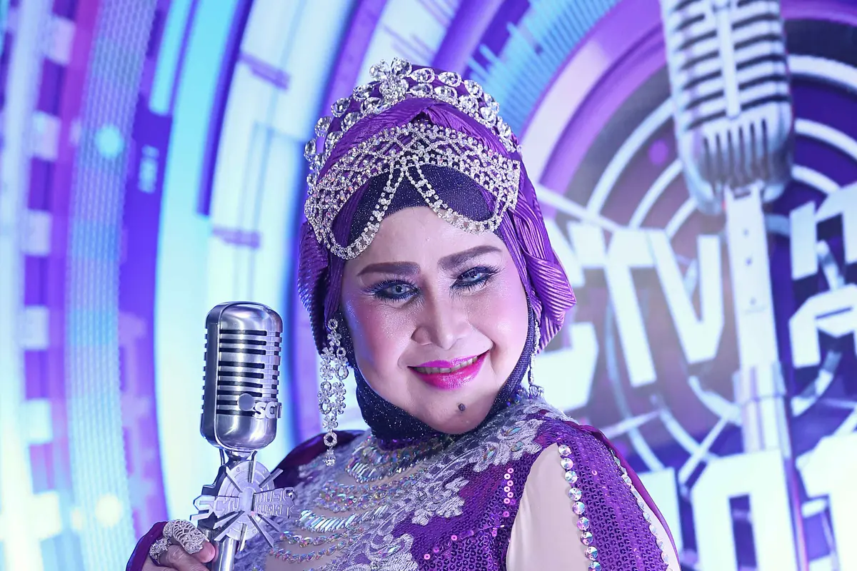 [Bintang] Elvy Sukaesih 