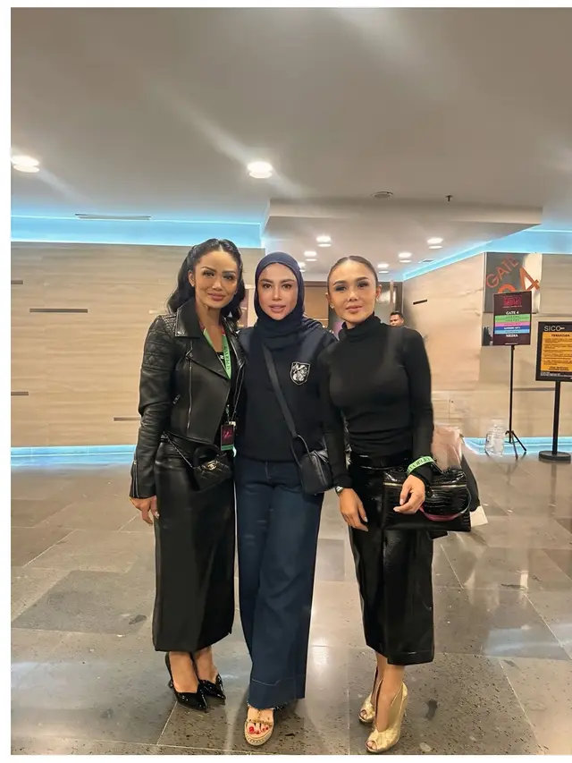 8 Potret Artis Nonton Konser Mariah Carey 2025 di Jakarta, Krisdayanti Boyong Keluarga