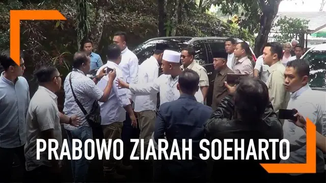 Prabowo Subianto berziarah ke makam mantan mertuanya, Soeharto dan Tien Soeharto, di Astana Giribangun. Prabowo ditemani sang anak, Didit. Kunjungan berlangsung tertutup selama 25 menit.