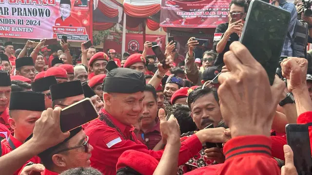 Bakal calon presiden (bacapres) dari PDI Perjuangan (PDIP), Ganjar Pranowo, menghadiri konsolidasi pemenangan pilpres 2024 di kantor DPD PDIP Banteng, Serang, Sabtu (27/5/2023). (Lizsa Egaham/Liputan6.com)