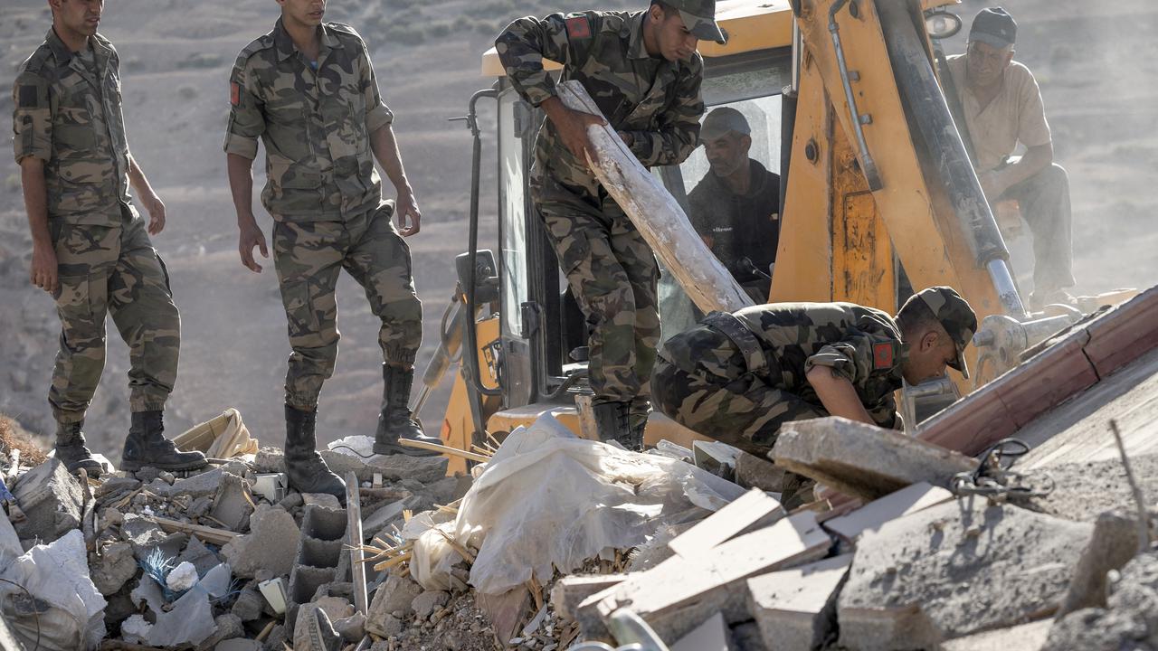 Pencarian Korban Gempa Maroko di Antara Puing Bangunan