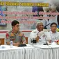 Kapolda Sultra memberikan maklumat di Kantor Gubernur Provinsi Sulawesi Tenggara, Minggu (22/3/2020).(Liputan6.com/Ahmad Akbar Fua)