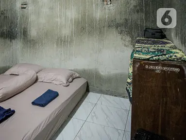 Suasana kamar tempat calon presiden nomor urut 3 Ganjar Pranowo saat menginap di rumah warga di Tegal, Jawa Tengah, Rabu (10/1/2024). (Liputan6.com/Faizal Fanani)