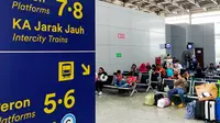 Kereta Jarak Jauh di Stasiun Jatinegara (Foto: KAI/Liputan6.com)