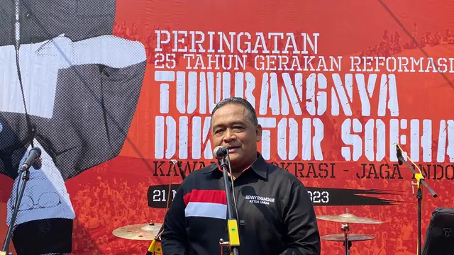 Barikade 98 mendukung seluruh upaya yang dilakukan pemerintahan Presiden Joko Widodo atau Jokowi untuk menuntaskan persoalan kasus dugaan hak asasi manusia (HAM) tahun 1998.