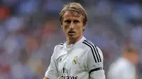 Luka Modric adalah seorang pemain bola profesional di klub Real Madrid