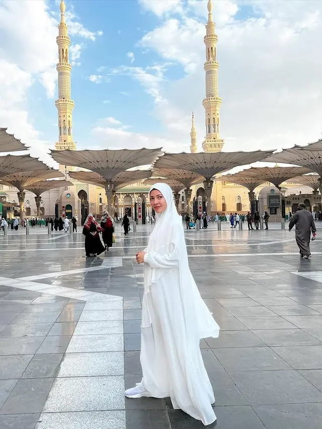 Ratna Galih (Foto: Instagram/ratnagalih)