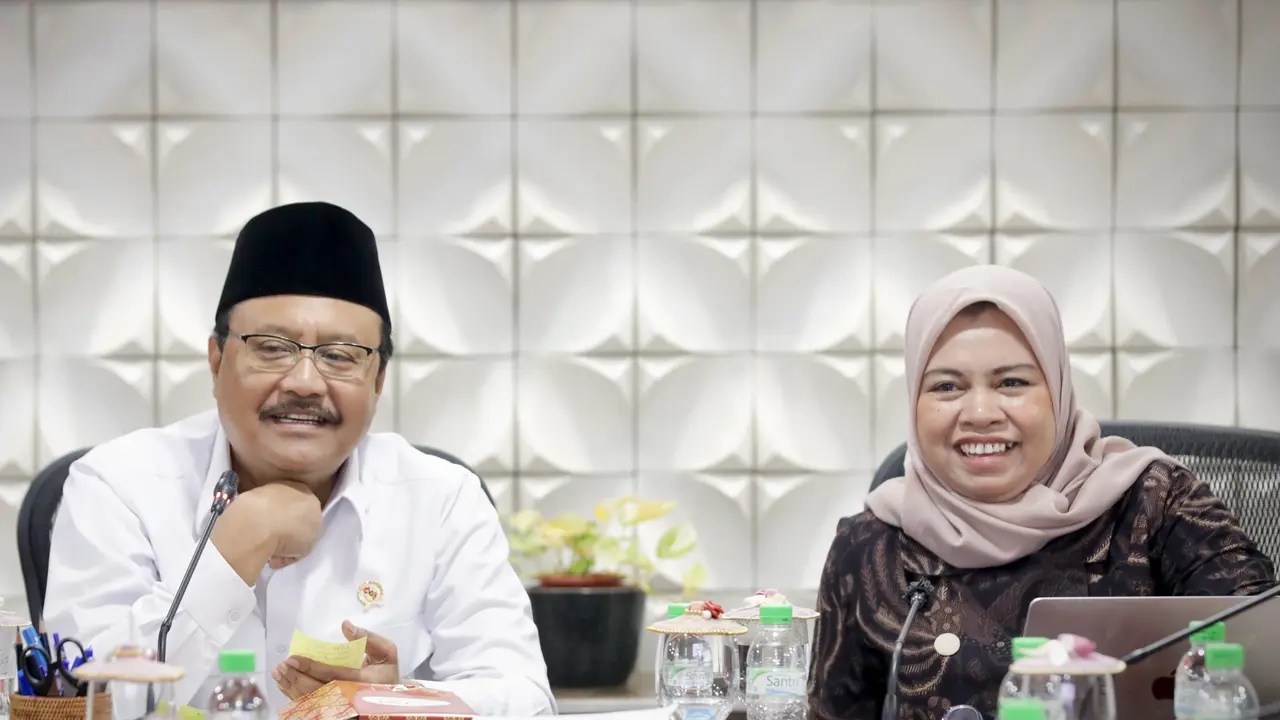 Gus Ipul dan AI Maryati.