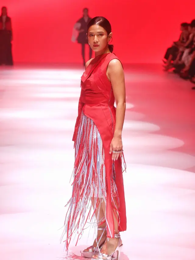 Dian Sastrowardoyo di Ajang JFW 2025. [Adrian/Fimela]