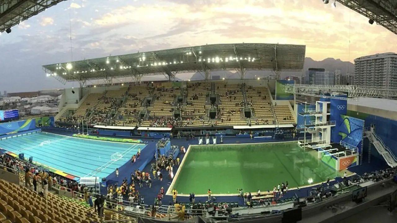 Air Kolam Olimpiade Kembali Berubah Menjadi Hijau, Ada Apa?