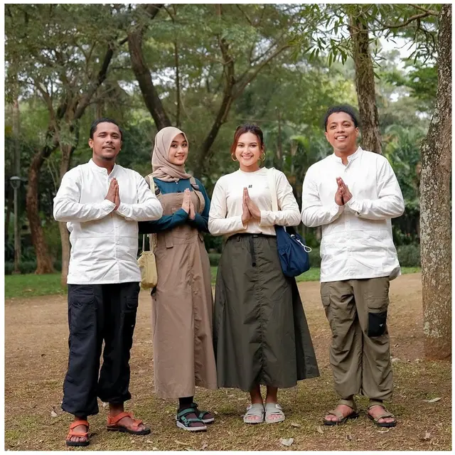 5 Potret Double Date Arie Kriting dan Mamat Alkatiri, Kompak Bareng Istri