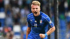 Penyerang Italia, Ciro Immobile, merayakan gol yang dicetaknya ke gawang Israel pada laga kualifikasi Piala Dunia 2018 di Stadion Reggio Emilia, Italia, Selasa (5/9/2017). Italia menang 1-0 atas Israel.(AFP/Vicenzo Pinto)