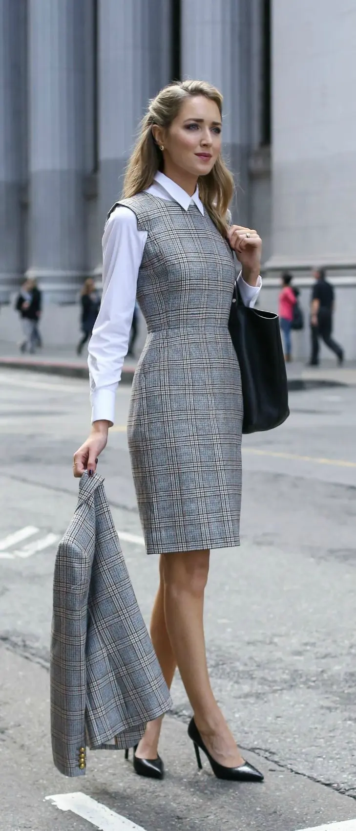 Tips Padu Padan Shirt Dress agar Penampilan Fashionable Fashion Fimela