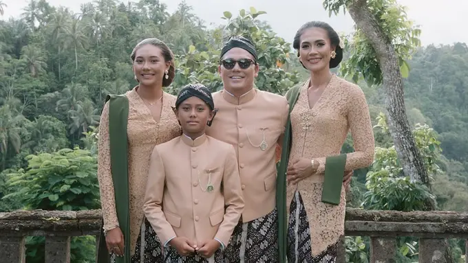 Kakak Ipar dan Keponakan Luna Maya di Hari Pernikahan