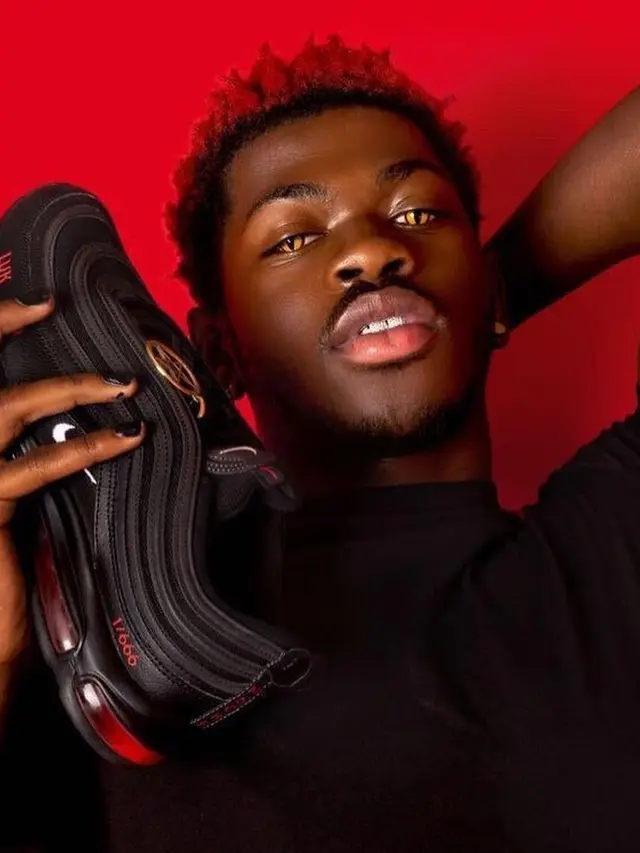 Nike Gugat Produsen 'Sepatu Setan' Rancangan Rapper Lil Nas X