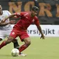 Gelandang Persija Jakarta, Bruno Matos, mengontrol bola saat melawan TIRA Persikabo pada laga Piala Indonesia di Stadion Patriot, Bekasi, Kamis (21/2). Persija menang 2-0 atas TIRA Persikabo. (Bola.com/Yoppy Renato)