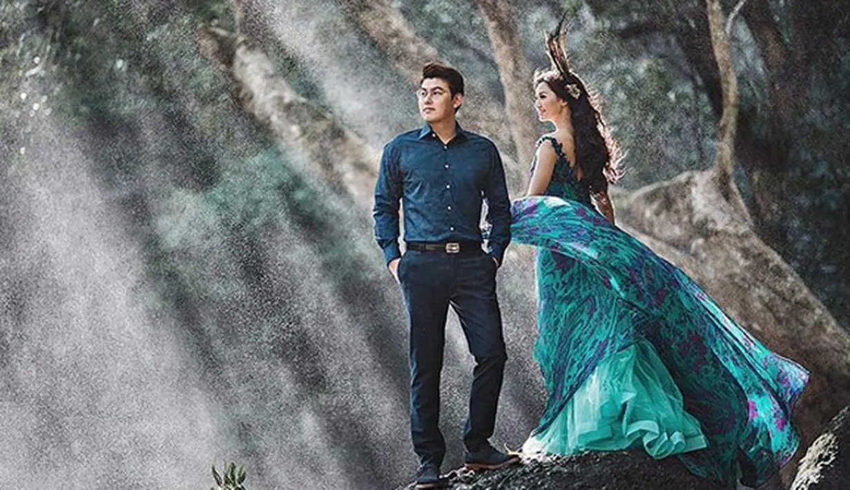 Saat Bintang.com wawancara eksklusif, dengan ibunda Asty Ananta, bahwa tiga hari menjelang hari pernikahannya, Asty dan calon suaminya datang saat kondisi ibunya sedang terbaring sakit, jalani transfusi darah. (Instagram/asty_ananta)