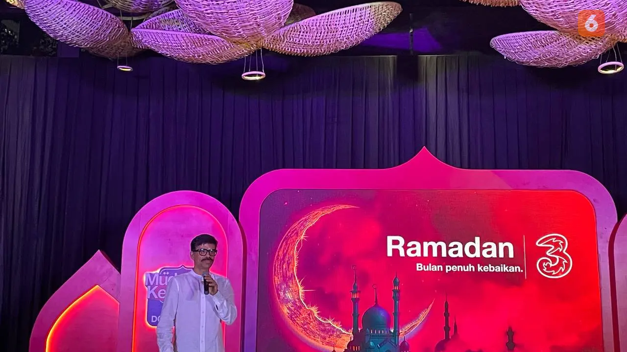 Director & Chief Commercial Officer Indosat Ooredoo Hutchison Ritesh Kumar Singh