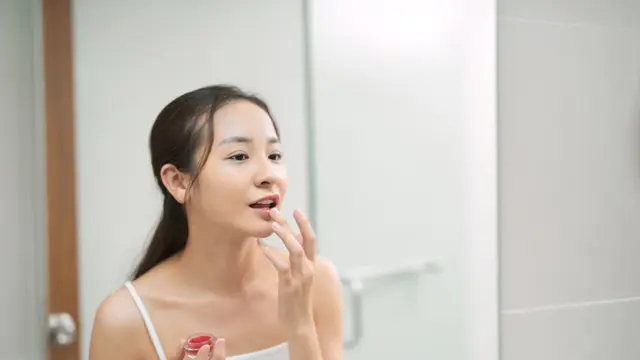 7 Cara Bibir Pink Alami Tanpa Lipstik yang Efektif, Tren Kecantikan di 2025