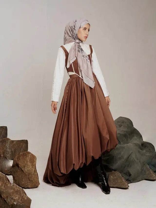 8 Inspirasi Style Gamis Stylish ala Selebgram, dari Ayana Moon hingga Sashfir