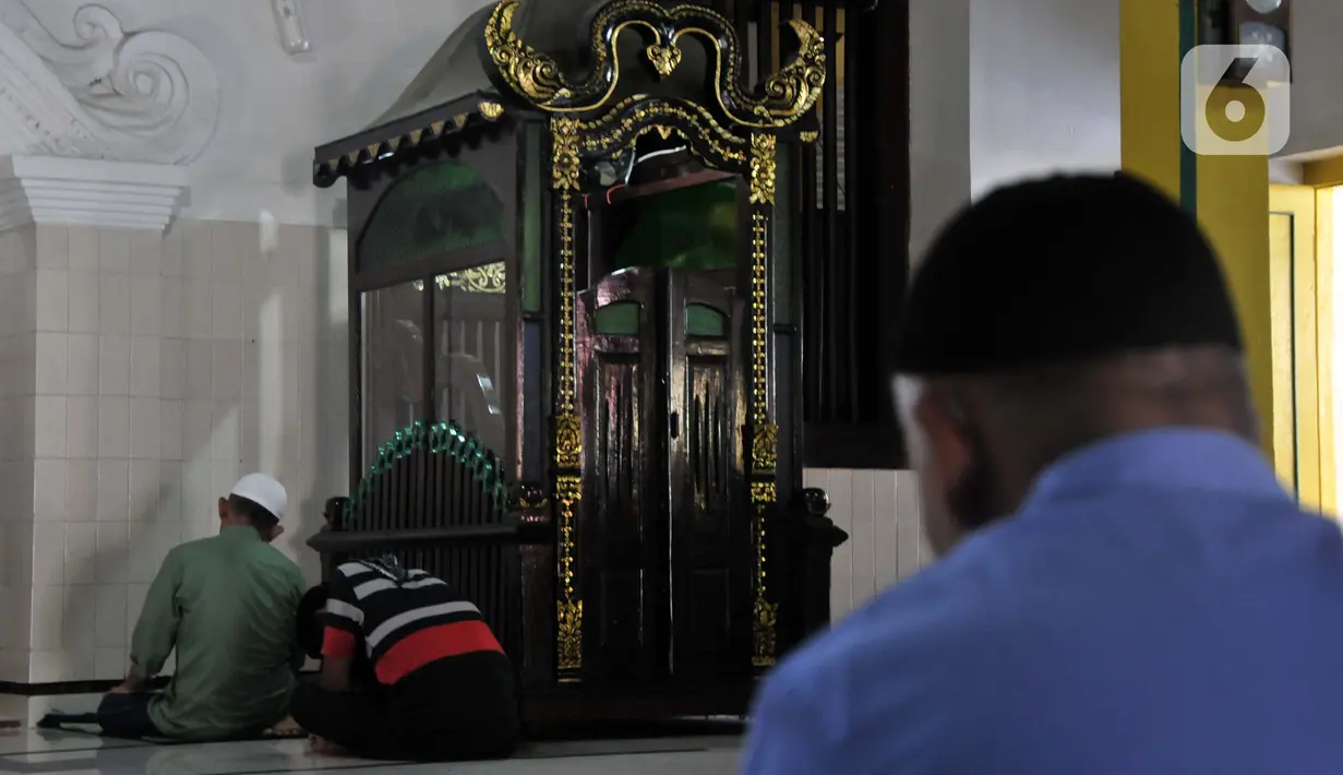 Masjid ini berdiri di tengah-tengah masyarakat santri dan sudah tentu syiar masjid ini sangat membanggakan. Ini terlihat dari kegiatan pengajian dan pendidikan Madrasah Diniyah serta TPA yang melengkapi kemakmuran Baitullah peninggalan Sunan Kalijaga ini. (merdeka.com/Iqbal S. Nugroho)