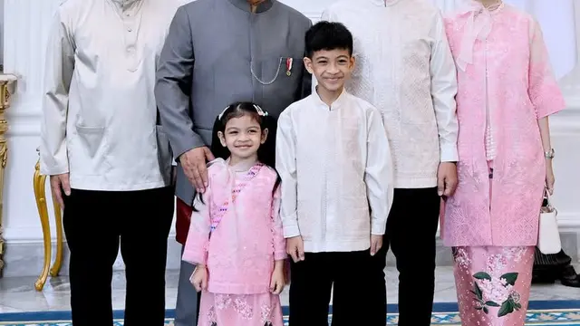 Gaya Menantu SBY dan Jokowi saat Lebaran 2025.