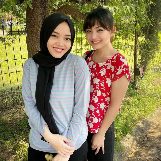 6 Potret Riesca Rossianna Finalis New AFI 2013, Dikabarkan Dekat dengan Sule