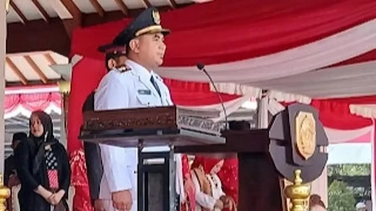 Wagub Jateng Taj Yasin pimpin upacara HUT ke-80 RI di Pati