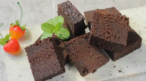 Resep Brownies Kukus yang Nyoklat Banget dan Tidak Bantat - Food Fimela.com
