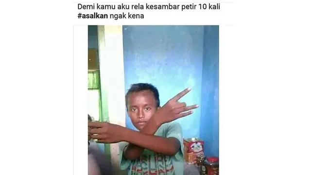 5 Status Facebook Anak Terlalu Percaya Diri Ini Bikin Senyum Kesal